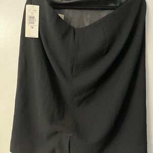 Peter Nygard Classic Black Pencil Skirt